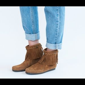 Minnetonka High Top Back Zip Ankle Boot